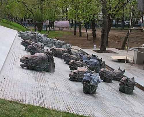 Странные, интересные, забавные памятники