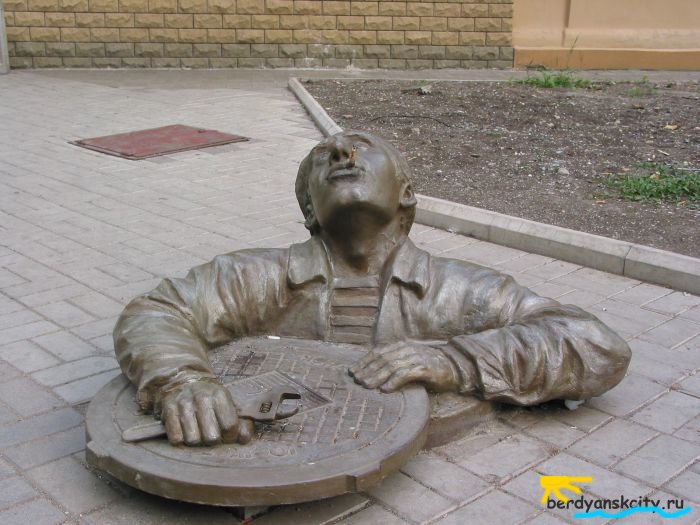 Странные, интересные, забавные памятники